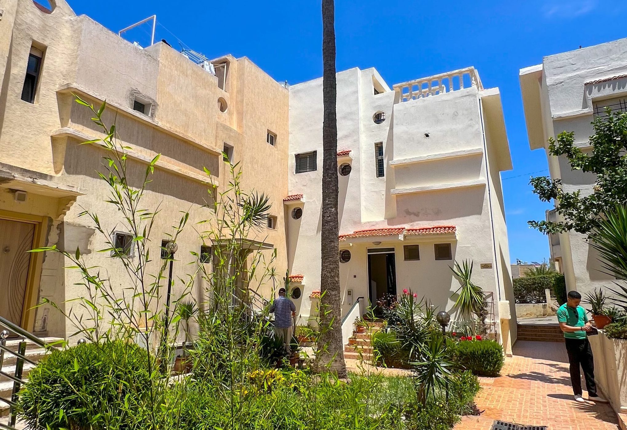 Villa de type Triplex À Vendre à Harhoura, Témara